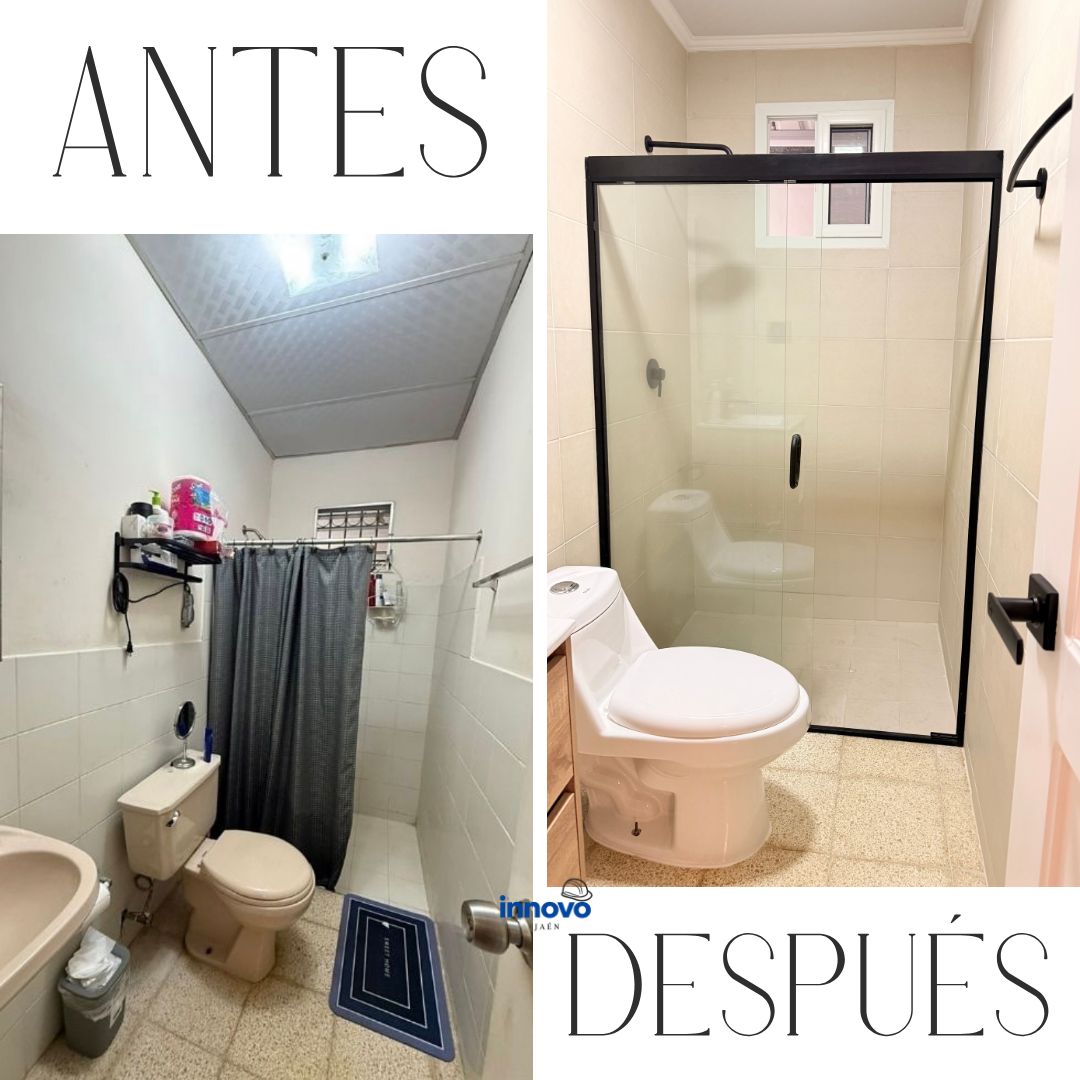 Antes y después de un baño remodelado por Innovo Jaén, una empresa de remodelación en Panamá